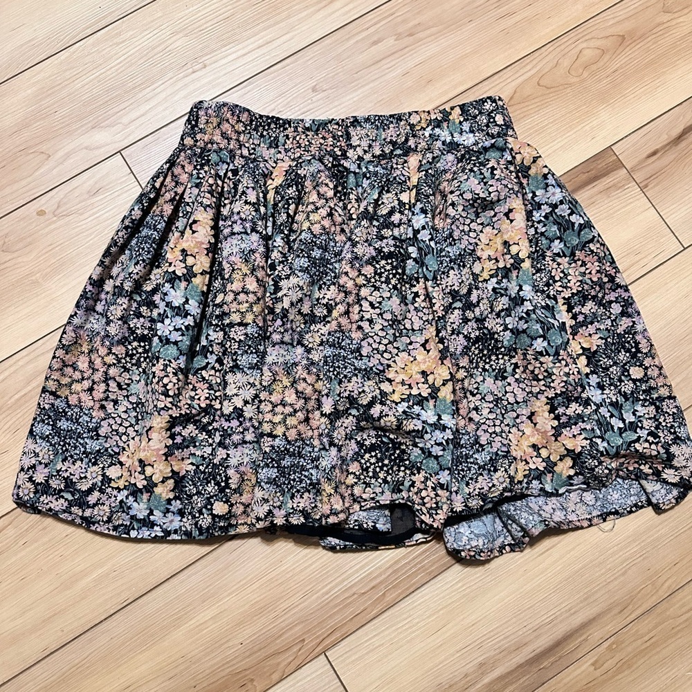 American Eagle Floral Mini Skirt